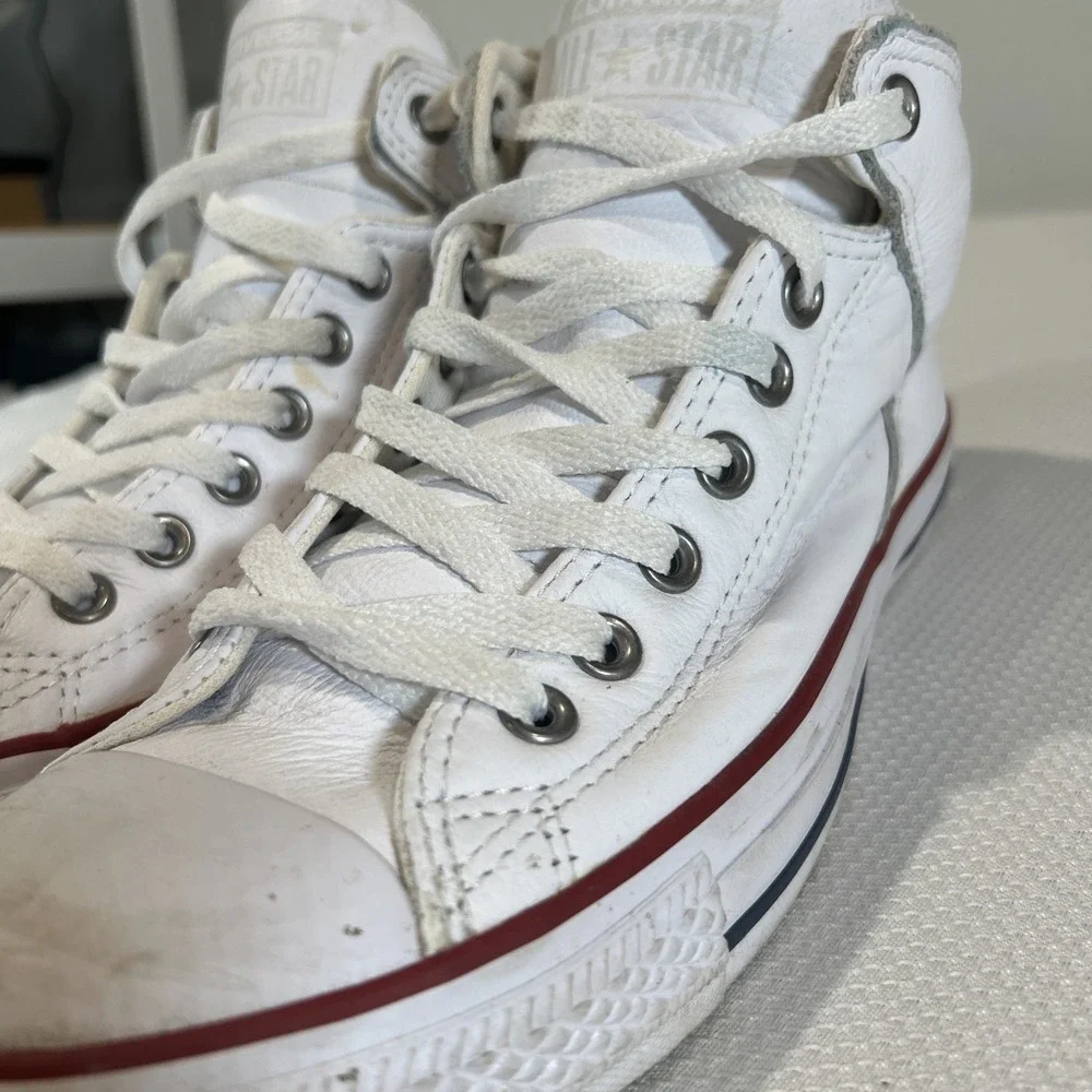 Converse Chuck Taylor All Star Sneakers White Men's 10 / Women's 12 Classic
